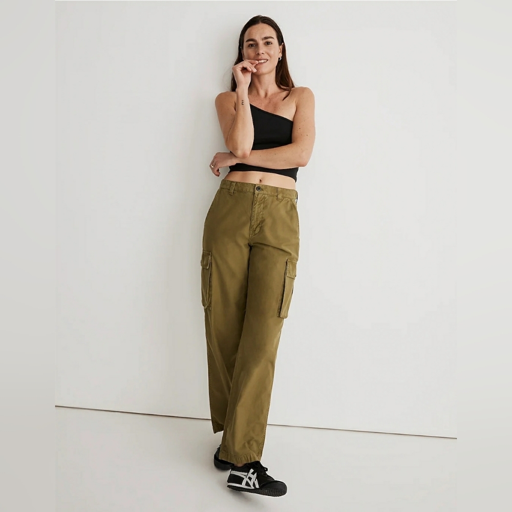 Madewell Straight Cargo Pants in Olive Green  size Tall 32
